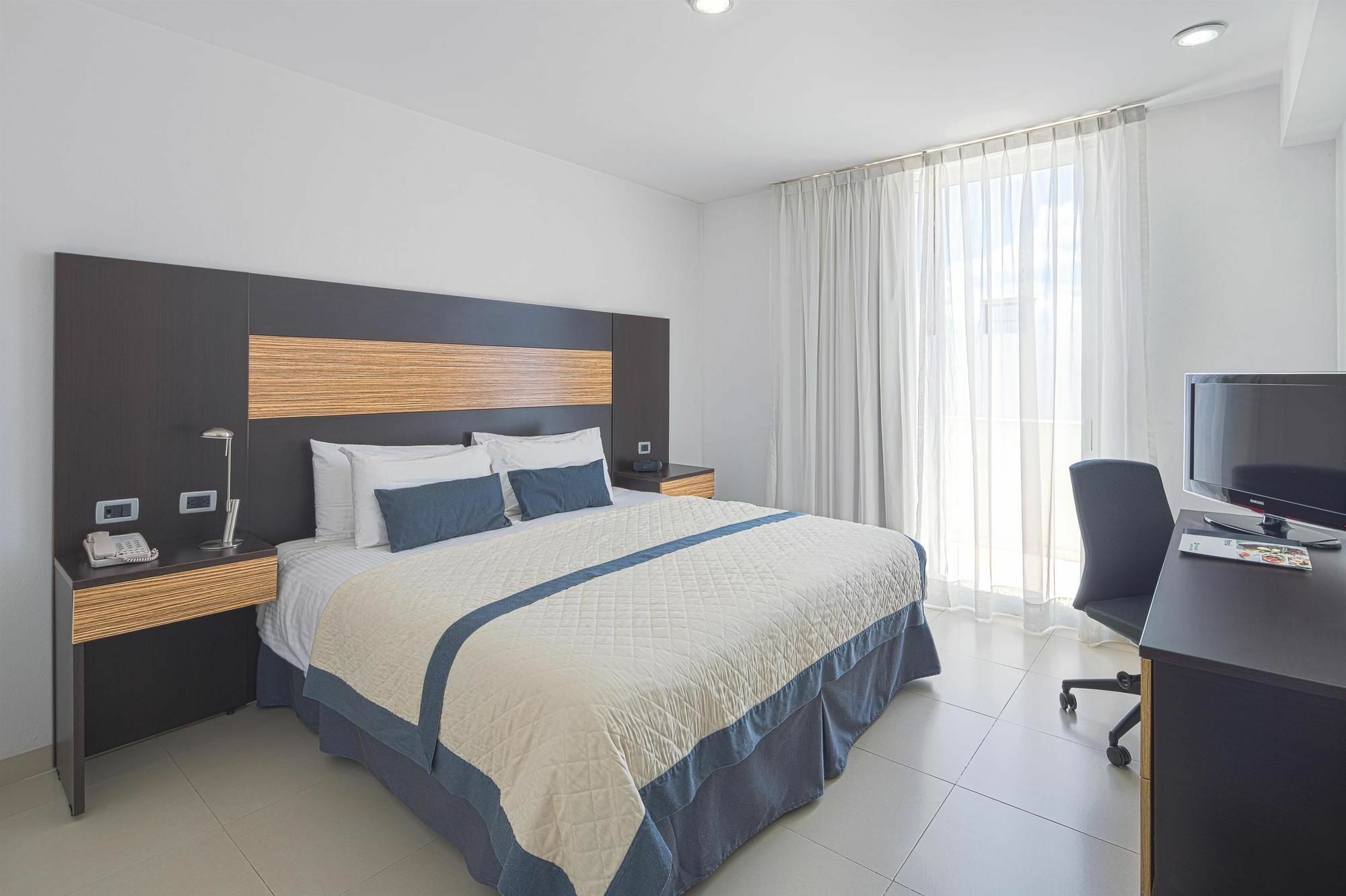 Wyndham Garden Silao Bajio Aeropuerto Hotel Екстериор снимка