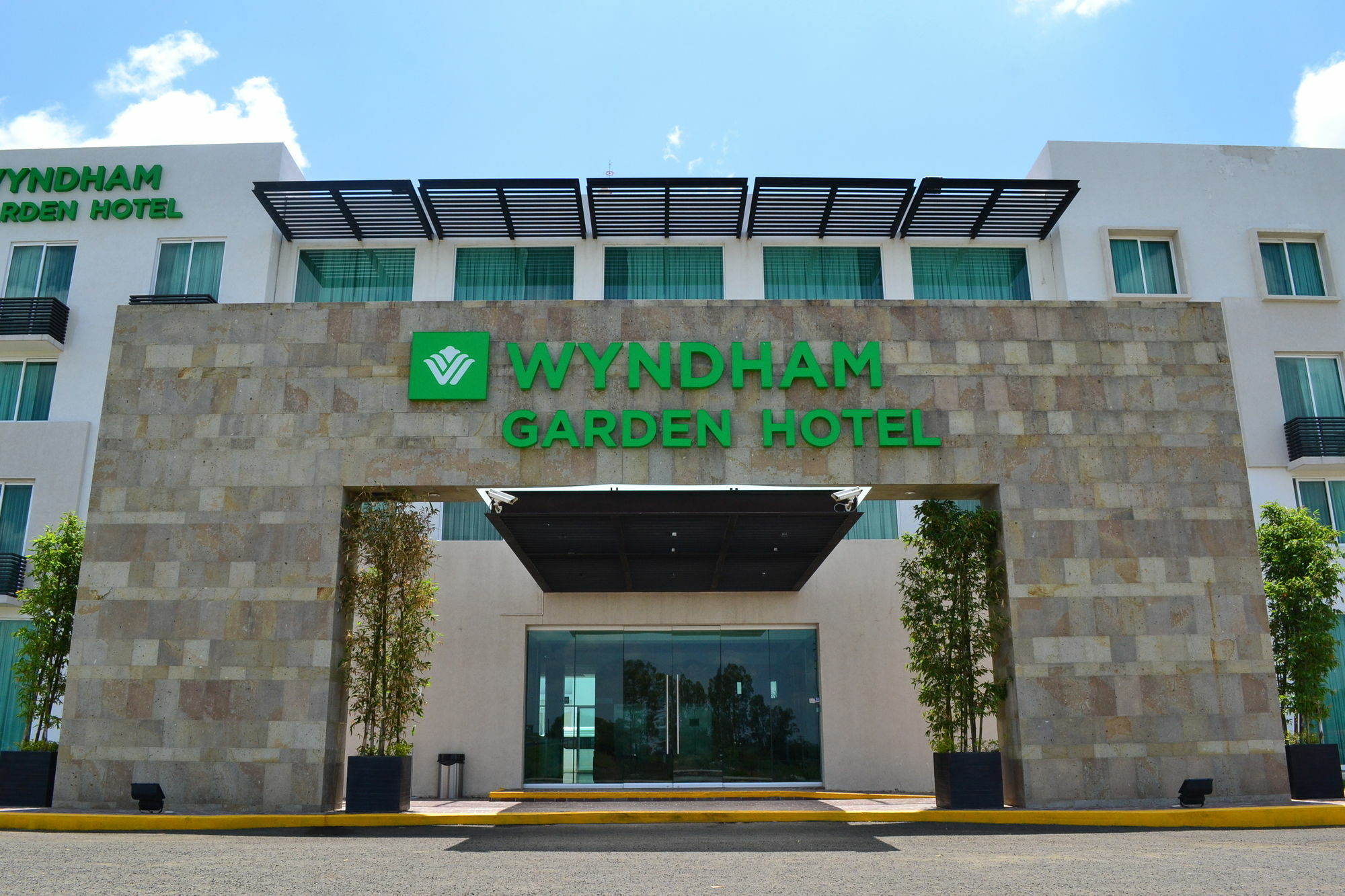 Wyndham Garden Silao Bajio Aeropuerto Hotel Екстериор снимка