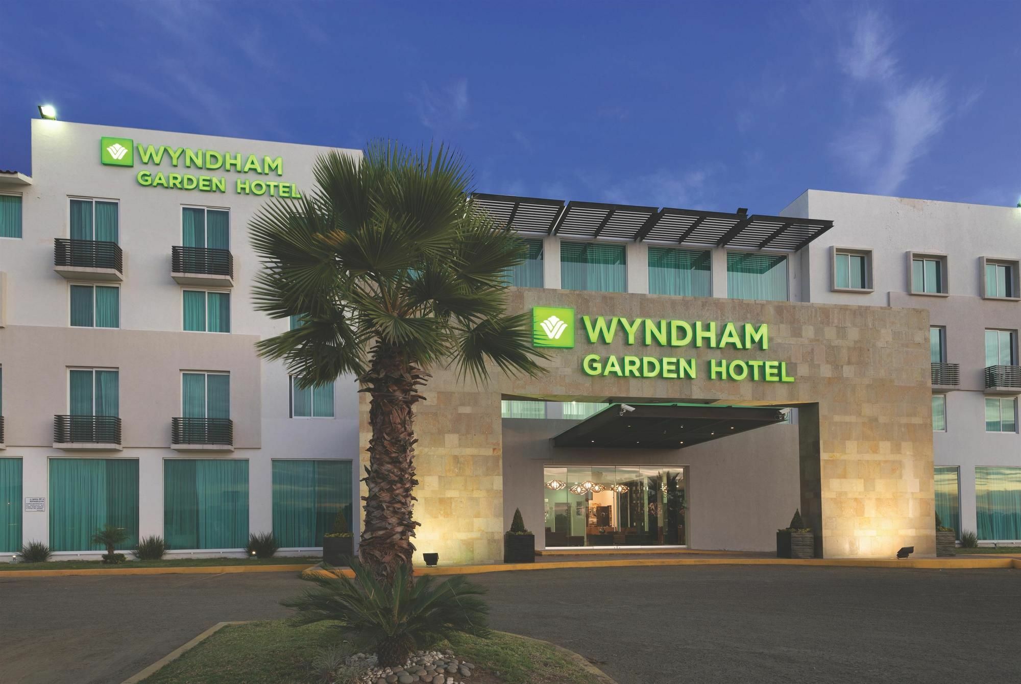 Wyndham Garden Silao Bajio Aeropuerto Hotel Екстериор снимка